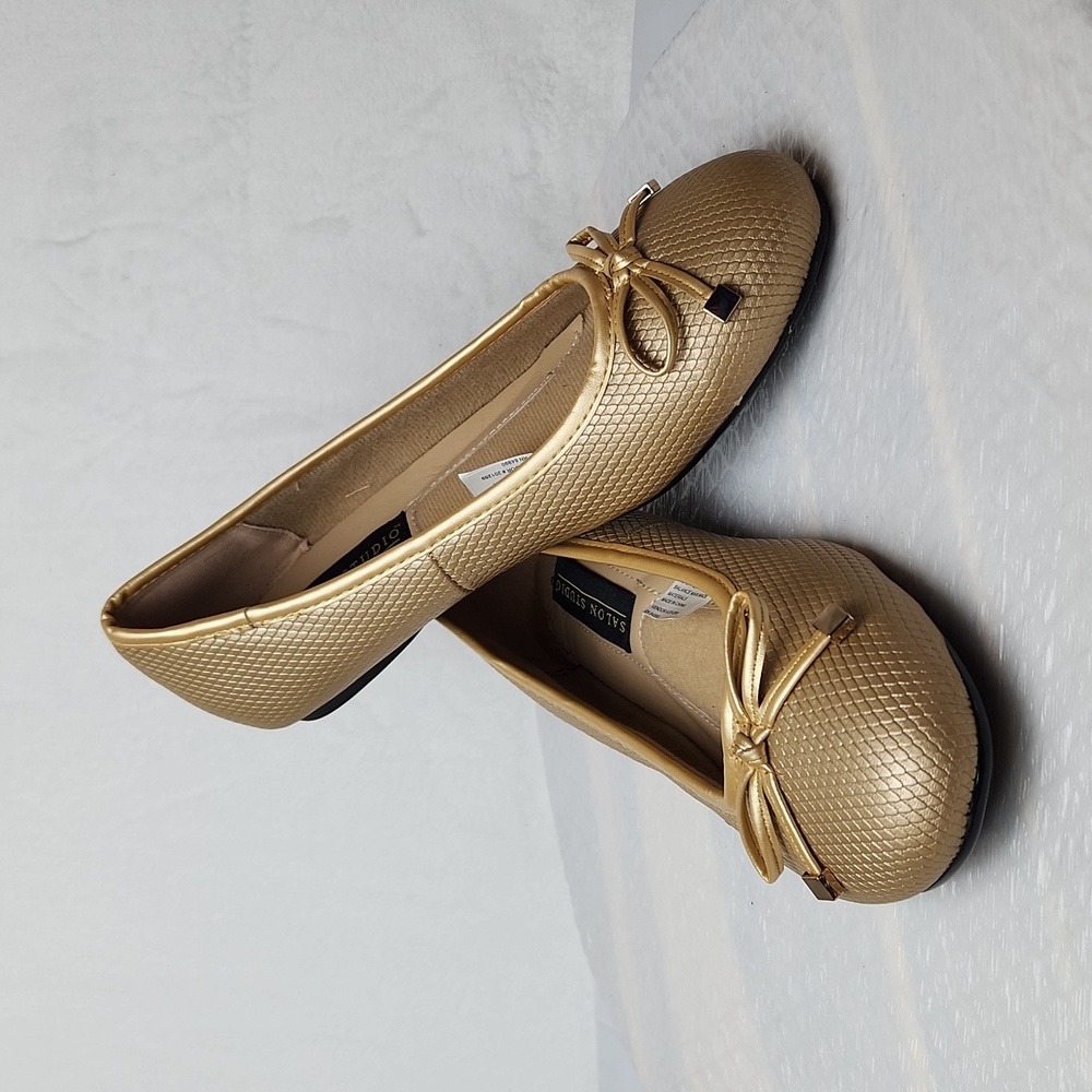 Salon Studio Women's Slip-on Flats Gold Tone Textured Size 9
